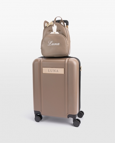 Lentolaukku ja kissanreppu nimellä