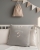 Tyynynpäällinen lapsen nimellä ja syntymäpäivällä