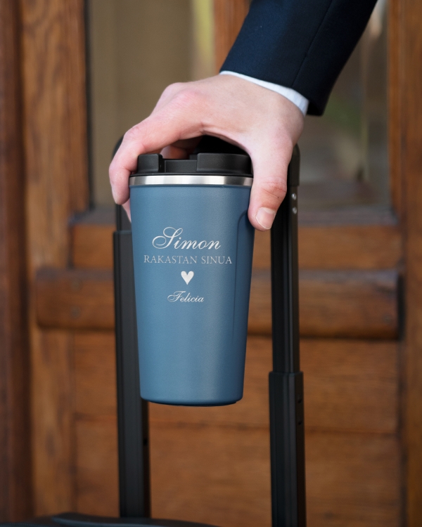 Termosmukit henkilökohtaisella kaiverruksella