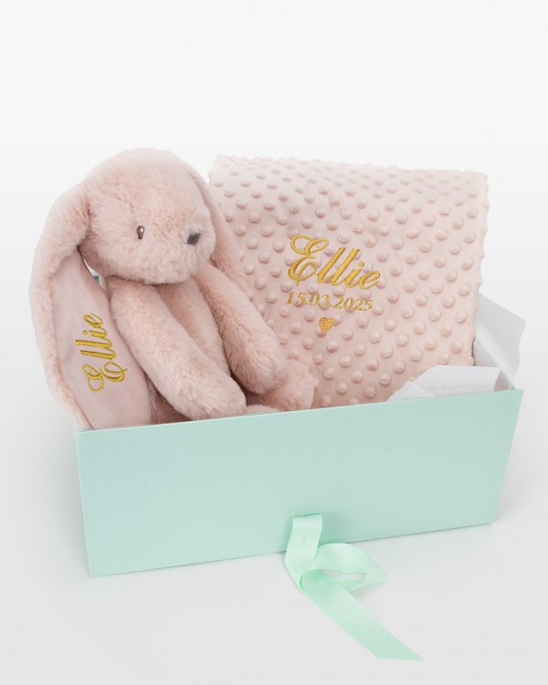 Lahjasetti pehmolelulla ja vauvan peitolla vaaleanpunaisena