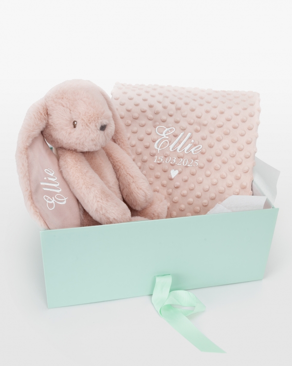 Lahjasetti pehmolelulla ja vauvan peitolla vaaleanpunaisena