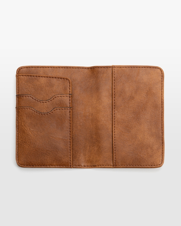 Passikotelo, jossa on taskut maksukorteille ja henkilökortille