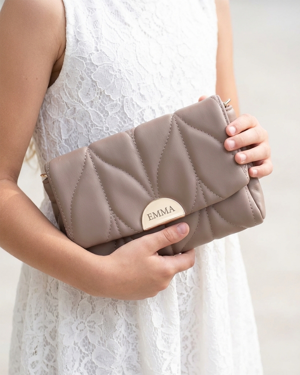 Henkilökohtaisesti kaiverrettu kirjekuoripussi rippilahjaksi