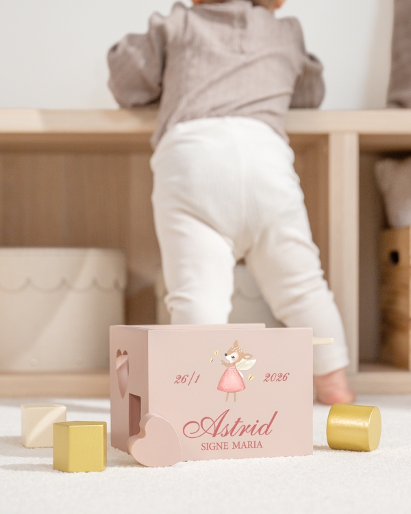 Poimintalaatikko peura­kuviolla ja nimellä