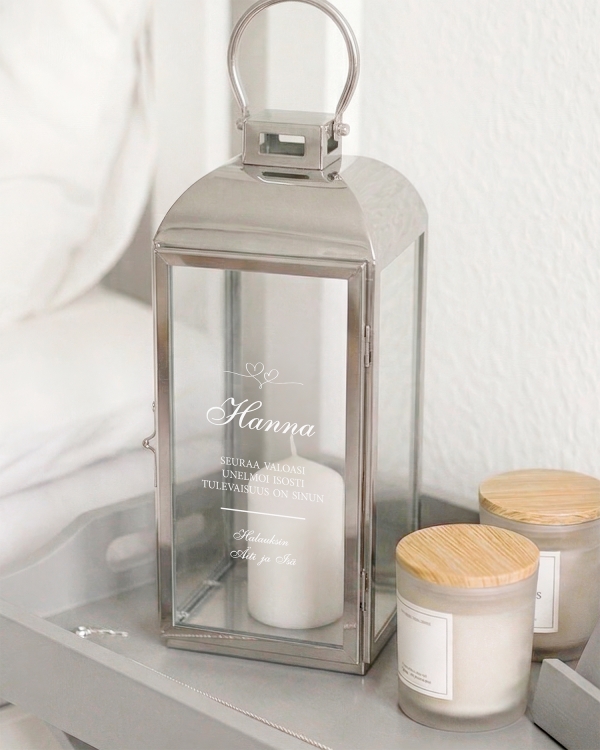 Henkilökohtaisesti kaiverrettu kynttilälyhty vahvistukseksi