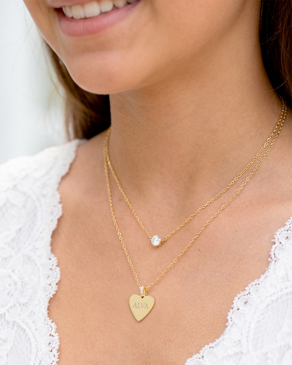 Anna hänelle henkilökohtaisesti kaiverrettu kultainen kaulakoru