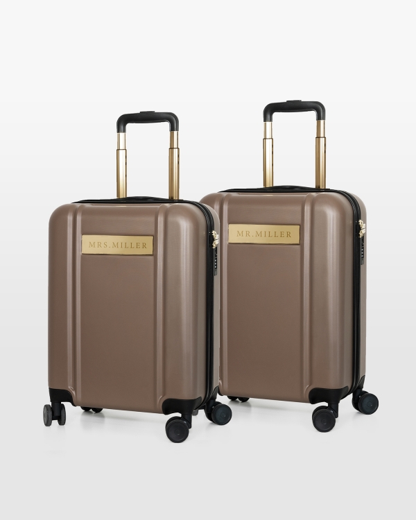 2 kpl ruskeita käsimatkatavaroita häämatkalle