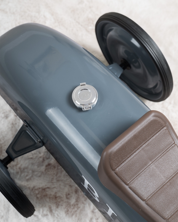 henkilökohtainen potkuauto nimellä