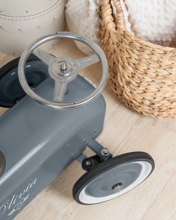 Potkuauto hienoilla yksityiskohdilla