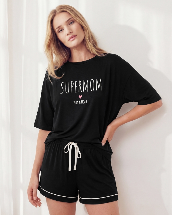 Modal-pyjamasetti henkilökohtaisella tekstillä