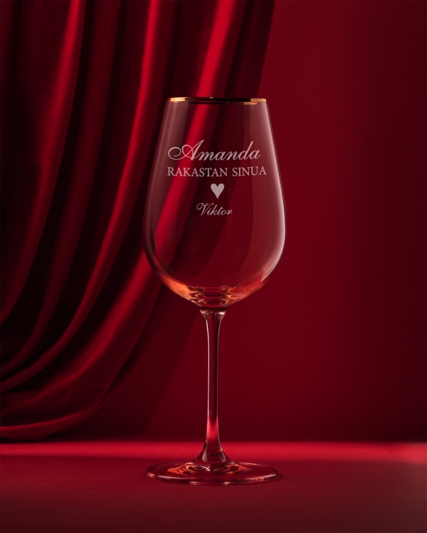 Henkilökohtaisesti kaiverretut vaaleanpunaiset viinilasit