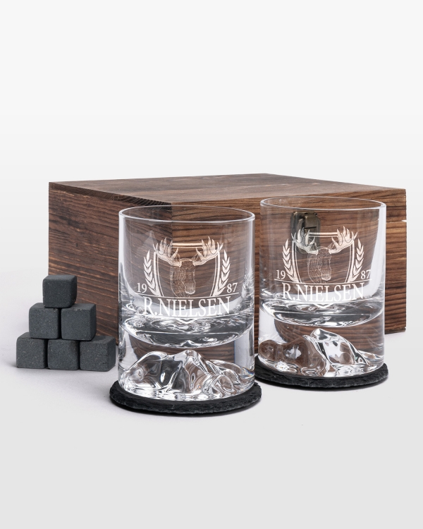 Henkilökohtainen viskipaketti metsästysintoilijalle.