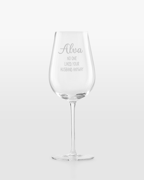 Lasi henkilökohtaisella kaiverruksella