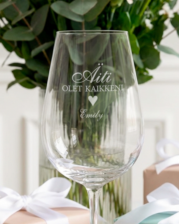 Personoitu kaiverrettu viinilasi äidille