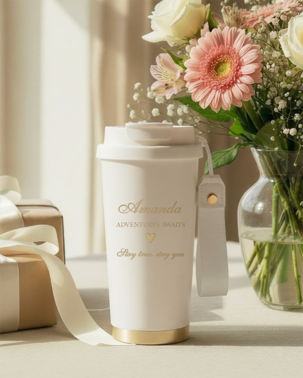 Henkilökohtainen termosmuki kaiverruksella