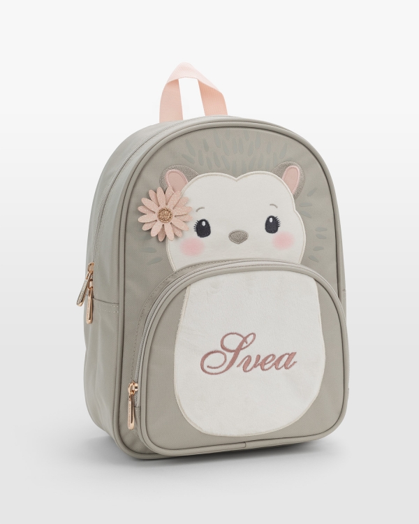 Lasten reppu, jossa on nimi ja siilimotiivi.
