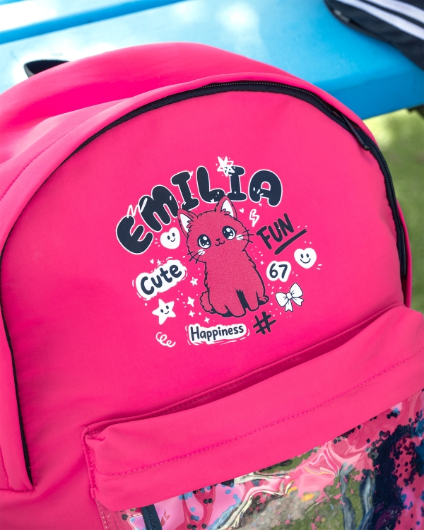 Pinkki koulureppu kissa-aiheella ja omavalintaisella nimellä