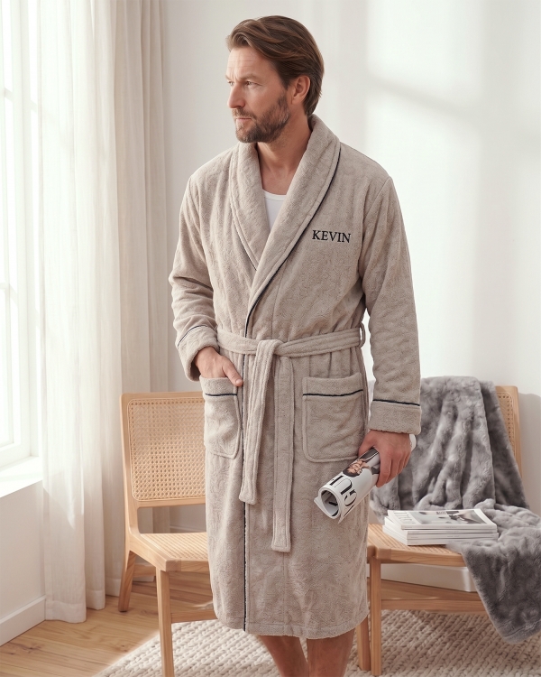 Miesten kylpytakki & toilettilaukku nimellä, hiekka/musta