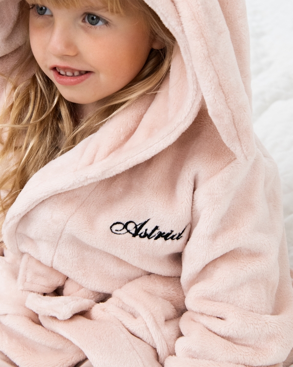 Kani-aamutakki kirjailulla