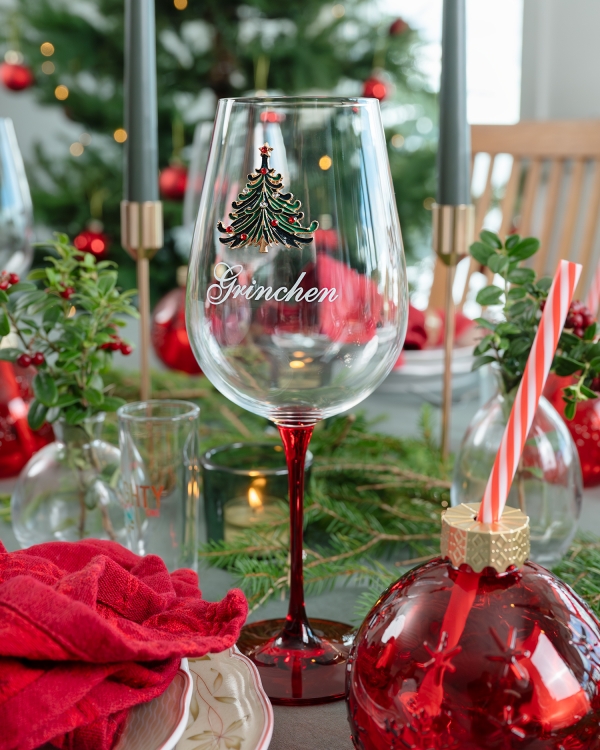 jouluiset viinilasit kaiverruksella