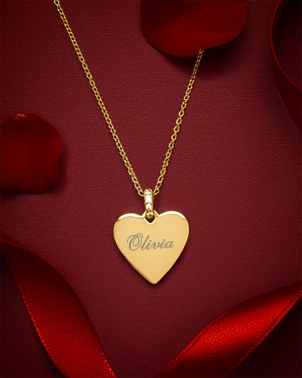 Henkilökohtainen kaulakoru kaiverruksella