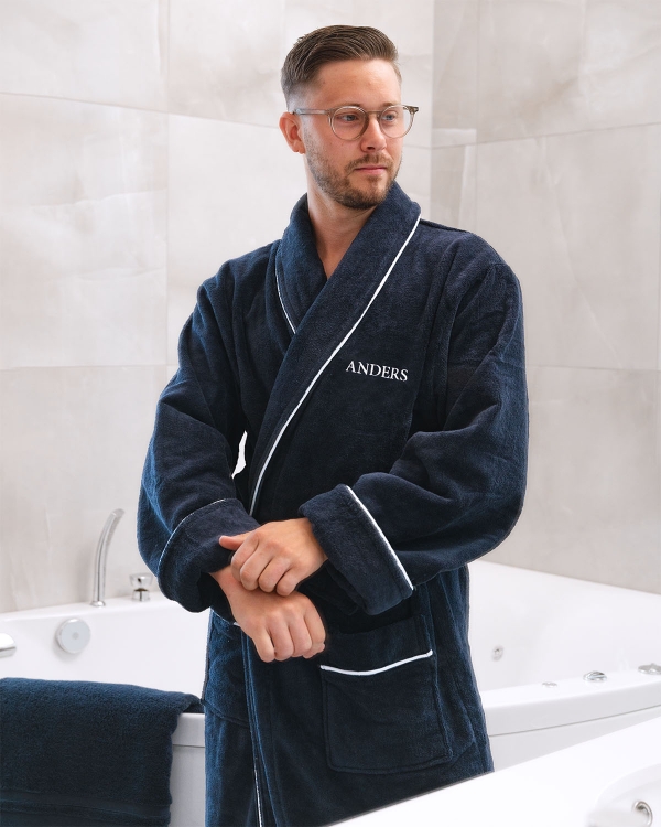Kylpytakki nimikoituna miehelle