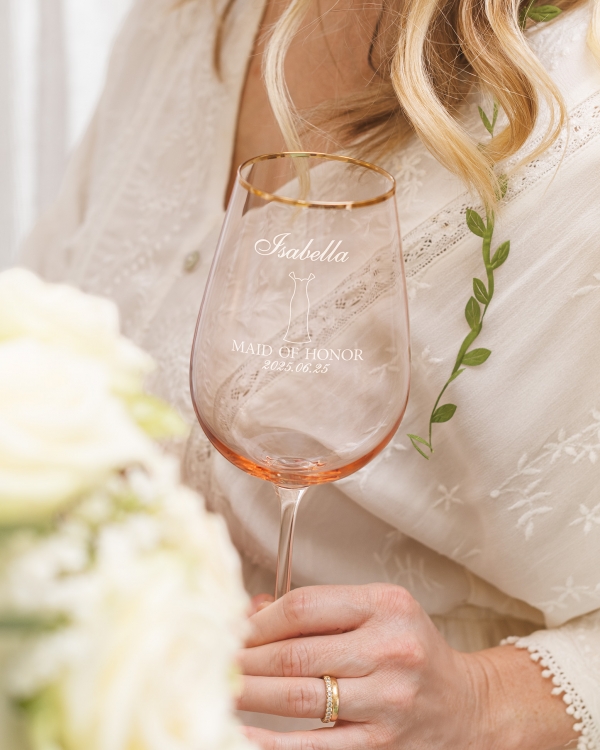 Henkilökohtaiset viinilasit häihin