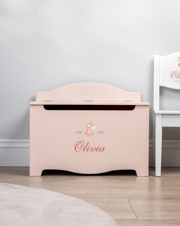 Henkilökohtaiset puiset huonekalut lapsille nimellä