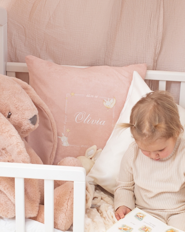 Tyynynpäällinen nimellä kastelahjaksi – Bunny