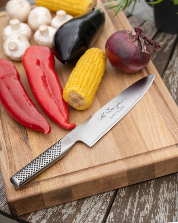 Kokkiveitsi henkilökohtaisella kaiverruksella