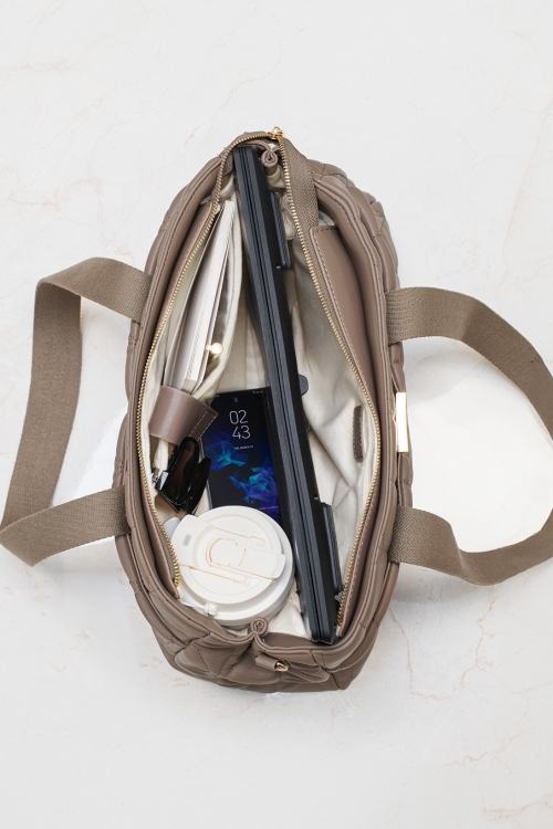 Kätevä läppärilaukku monilla taskuilla