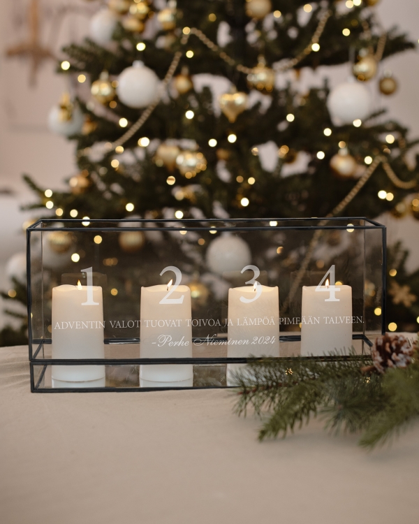 Tuikkuteline nimellä, musta - Adventti