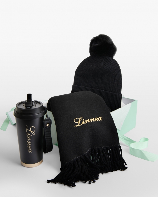 Myssy, huivi ja termosmuki nimellä