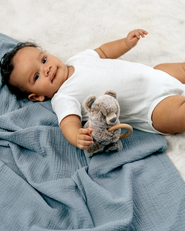 Sininen musliinipeitto vauvalle