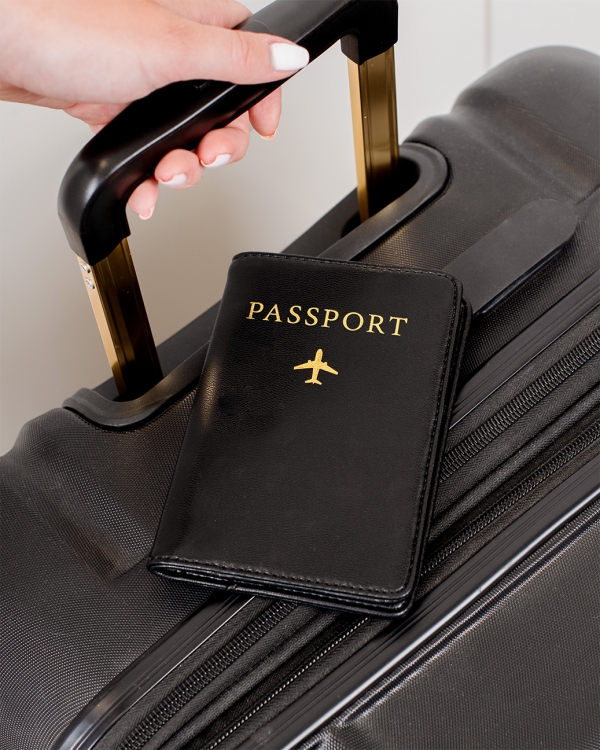 Tyylikäs passikotelo hänelle