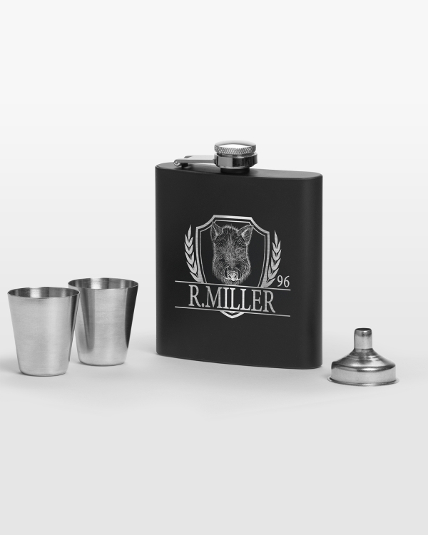 Taskumatti yksilöllisella kaiverruksella on mainio lahja hänelle, jolla on jo kaikkea