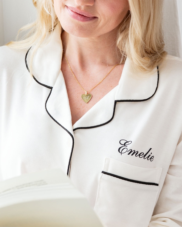 yökaapu painatuksella