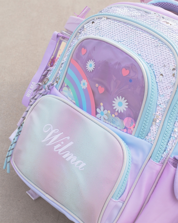 Henkilökohtaisesti broderattuja koulureppuja tytöille