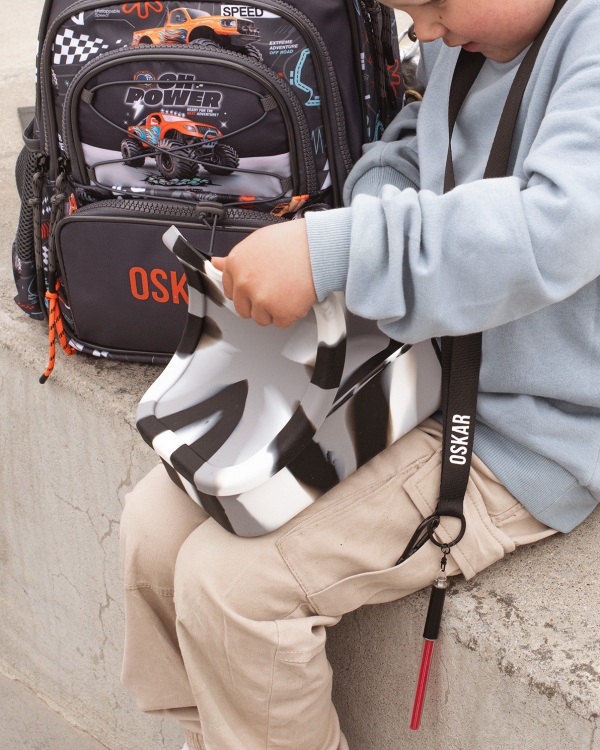 Silikoninen eväslaatikko, jossa on eri osastoja, lapsille