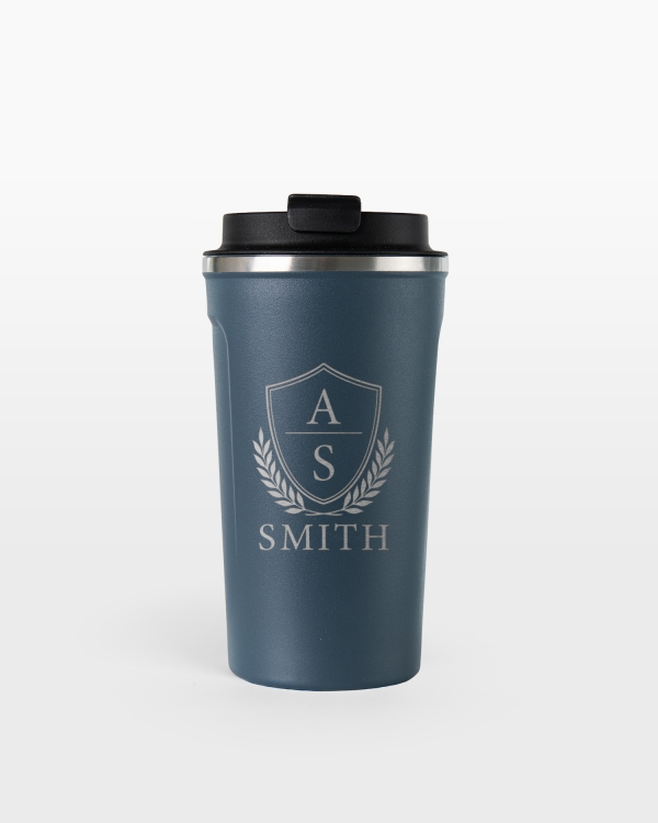 Henkilökohtaisesti kaiverrettu sininen termosmuki