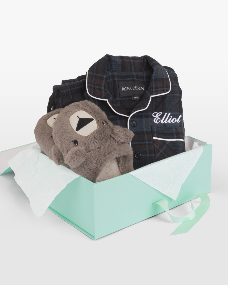 Pyjama nimellä ja lasten tossut, mariininsininen - Nalle (Yöasut koko: 122/128, Tohvelit koko: 26/27)